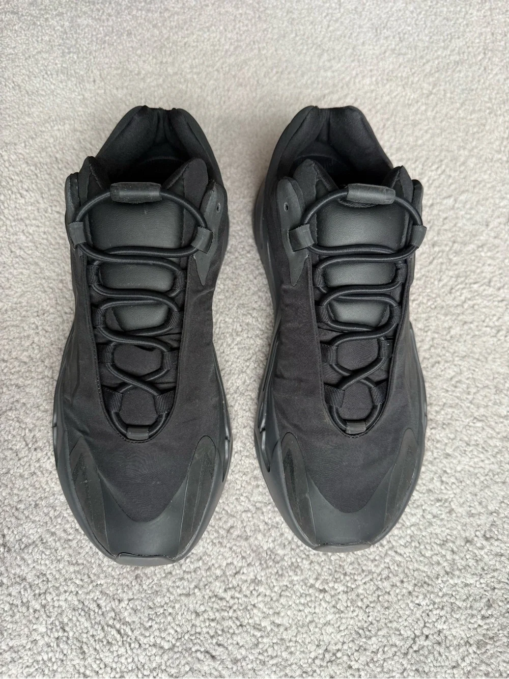 Yeezy 700 MNVN Triple Black - Picture 3 of 6